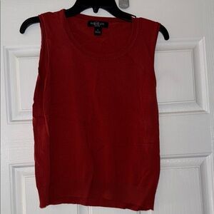 August Silk Sleeveless sweater top PL